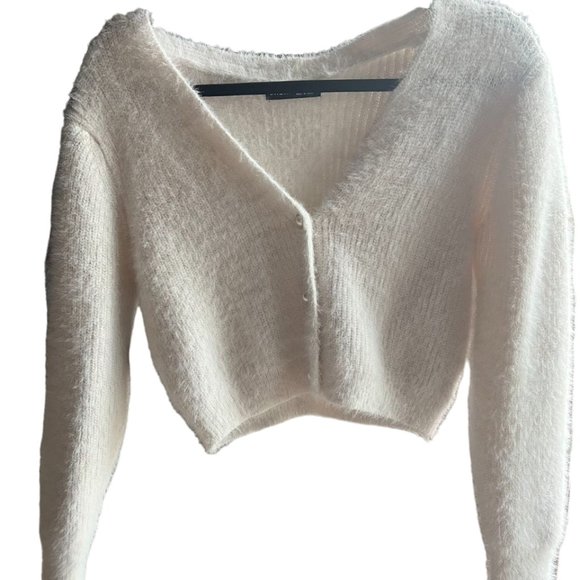 *NWOT* Pearl Button Up Fuzzy Cardigan - Picture 2 of 4